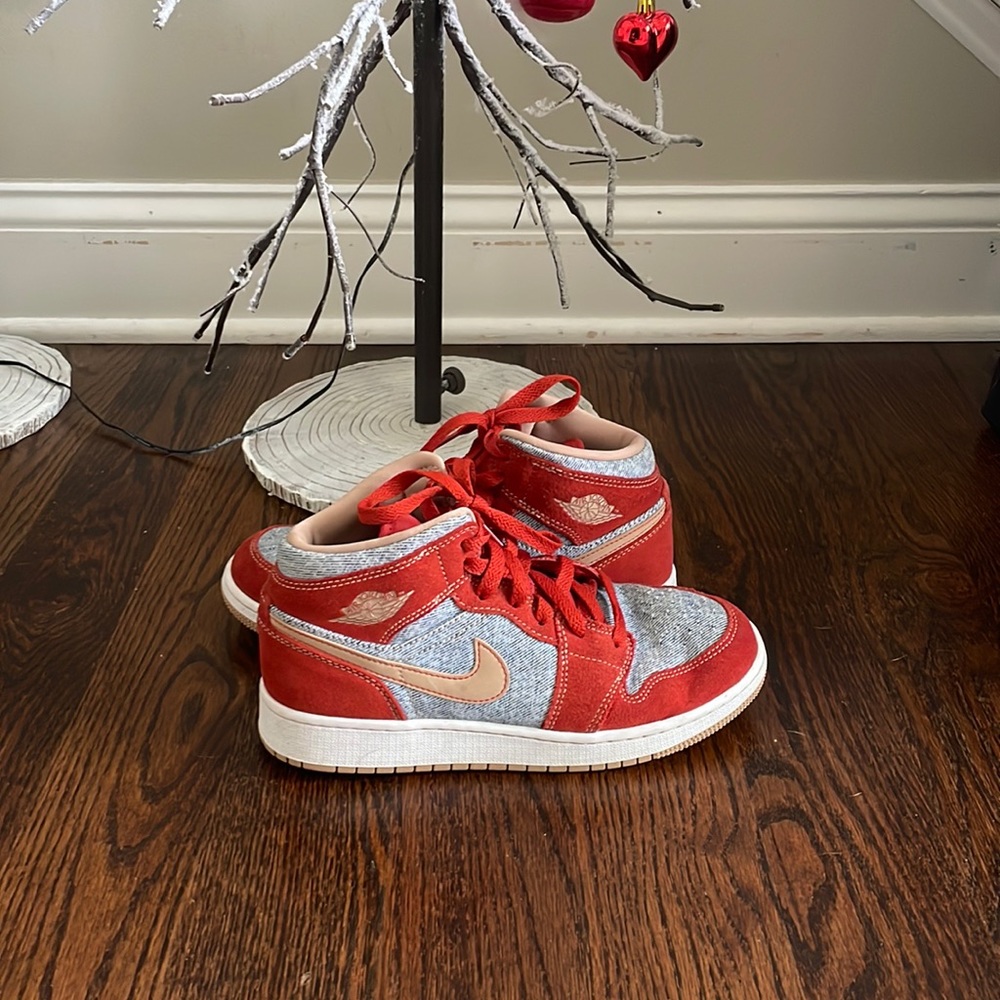 Youth Air Jordan 1 mid Denim red size 5
